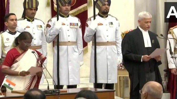 ଶପଥ ନେଲେ ଦେଶର 49ତମ ପ୍ରଧାନ ବିଚାରପତି