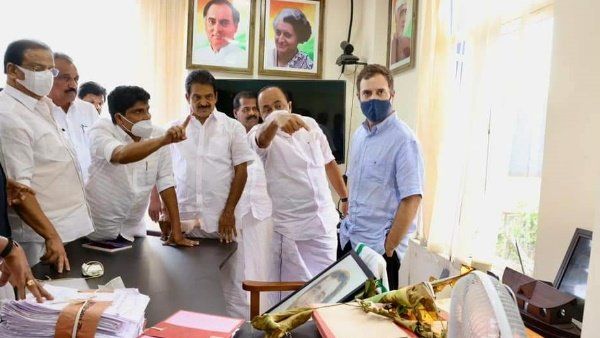 ମହାତ୍ମା ଗାନ୍ଧୀଙ୍କ ଫଟୋ ଭଙ୍ଗାରୁଜା ପାଇଁ ରାହୁଲଙ୍କ କର୍ମଚାରୀଙ୍କ ସମେତ 4 ଜଣ ଗିରଫ