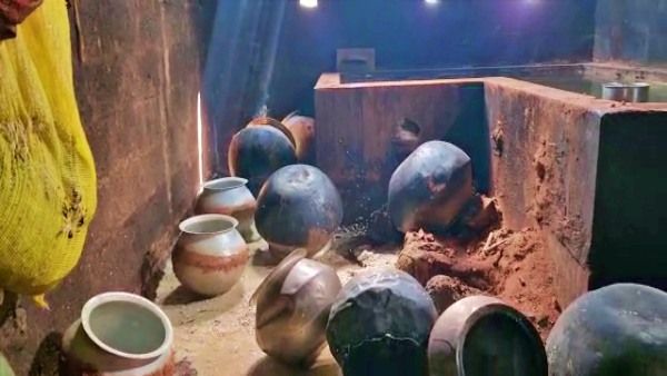 ସାଲିଆ ସାହିରେ ବଡ଼ ଧରଣର ଚଢ଼ାଉ, ଭଙ୍ଗାଗଲା ଦେଶୀ ମଦ ଭାଟି