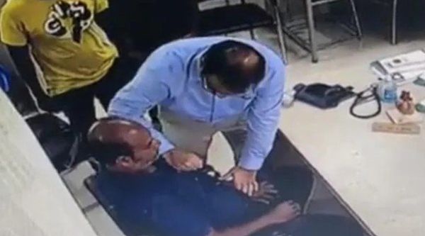 ହୃତଘାତରୁ ବଞ୍ଚାଇଲା CPR କୌଶଳ, ଡାକ୍ତରଙ୍କ ଉପସ୍ଥିତ ବୁଦ୍ଧି ପାଇଁ ବଞ୍ଚିଲା ଜୀବନ