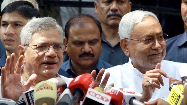 ମେଣ୍ଟ ପାଇଁ ମିଟିଂ : ସୀତାରାମ ୟେଚୁରୀଙ୍କ ପରେ କେଜ୍ରିୱାଲଙ୍କୁ ଭେଟିଲେ ବିହାର ସିଏମ ନୀତିଶ