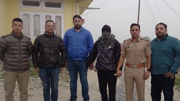 ଚଣ୍ଡିଗଡ ବିଶ୍ବବିଦ୍ୟାଳୟ ଏମଏମଏସ ଲିକ୍ ମାମଲାରେ ସେନା ଯବାନ ଗିରଫ