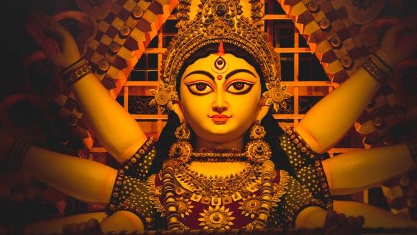 ନବରାତ୍ରୀ ସମୟରେ ମା' ଙ୍କୁ ଏହି 9ଟି ଫୁଲ ଅର୍ପଣ କରନ୍ତୁ, ମିଳିବ ସୁଫଳ