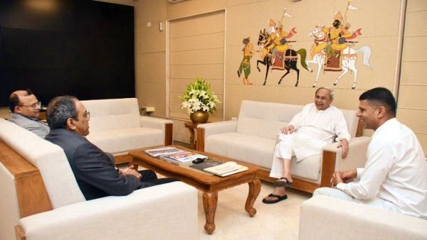 ମେକ୍ ଇନ୍ ଓଡିଶା କନକ୍ଲେଭ୍ ପୂର୍ବରୁ L&T ମୁଖ୍ୟ ଏସଏନ ସୁବ୍ରମଣ୍ୟମଙ୍କୁ ଭେଟିଲେ ମୁଖ୍ୟମନ୍ତ୍ରୀ