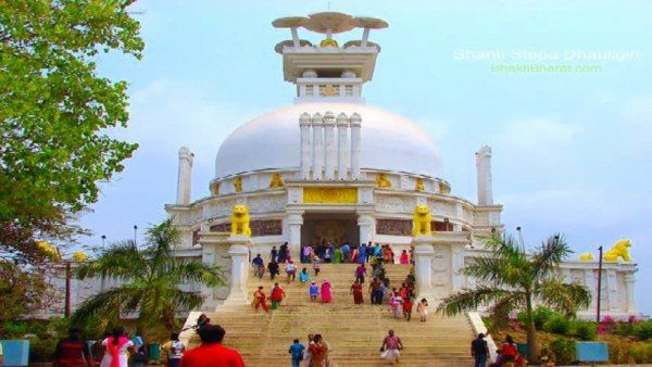 ଆସନ୍ତାକାଲି ଧଉଳି ଶାନ୍ତିସ୍ତୁପର ସୁବର୍ଣ୍ଣ ଜୟନ୍ତୀ: ଦେଶ ବିଦେଶରୁ ଆସିଛନ୍ତି ବୌଦ୍ଧ ସାଧୁସନ୍ଥ