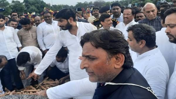 ପଞ୍ଚଭୂତରେ ଲୀନ ହେଲେ ମୁଲାୟମ ସିଂହ ଯାଦବ