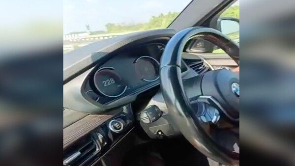 ହାଇସ୍ପିଡ ନେଲା 4 ବନ୍ଧୁଙ୍କ ଜୀବନ