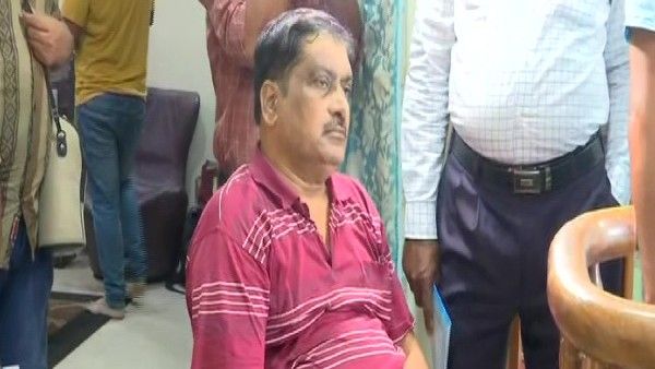 ଅତିରିକ୍ତ ମୁଖ୍ୟଯନ୍ତ୍ରୀ ନିହାର ରଂଜନ ଦାସ ଗିରଫ, ୨ ଦିନ ପରେ ଅବସର ନେଇଥାଆନ୍ତେ