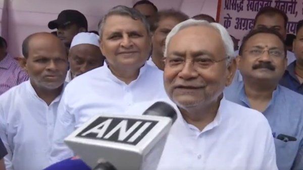 ସେ ଜଣେ ମିଥ୍ୟାବାଦୀ, 5 ବର୍ଷ ପୂର୍ବେ କଂଗ୍ରେସ ସହିତ ଜେଡିୟୁକୁ ମିଶାଇବାକୁ କହିଥିଲେ - ପ୍ରଶାନ୍ତଙ୍କ ଦାବି ଉପରେ ନୀତୀଶ