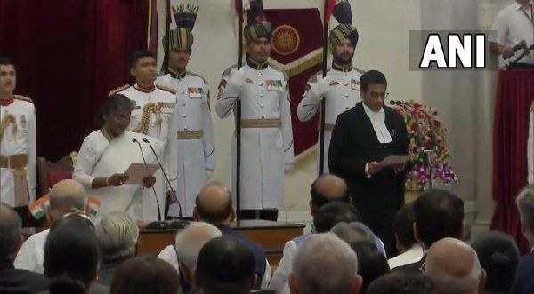 ଦେଶର 50 ତମ ପ୍ରଧାନ ବିଚାରପତି ହେଲେ ଜଷ୍ଟିସ୍ ଚନ୍ଦ୍ରଚୁଡ଼, ଶପଥ ଗ୍ରହଣ କରାଇଲେ ରାଷ୍ଟ୍ରପତି ମୁର୍ମୁ