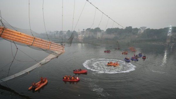 ମୋର୍ବି ବ୍ରିଜ ଦୁର୍ଘଟଣା ସମ୍ପର୍କରେ ସୁପ୍ରିମକୋର୍ଟରେ ଆବେଦନ, ଏସଆଇଟି ଗଠନ କରି ତଦନ୍ତ ଦାବି