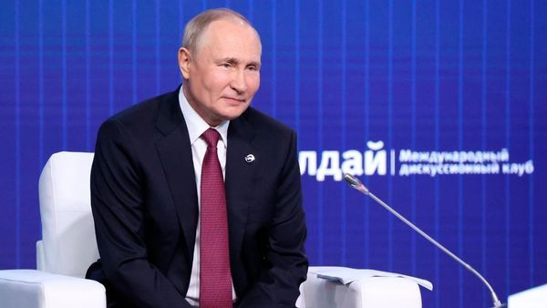 'ଭାରତକୁ ଦେଖ, ସେଠାରେ କେତେ ପ୍ରତିଭାବାନ ଲୋକ ଅଛନ୍ତି, ସେଠାରେ ବହୁତ ବିକାଶ ହେବ' କହି ଭାରତକୁ ପ୍ରଶଂସା କଲେ ପୁଟିନ୍