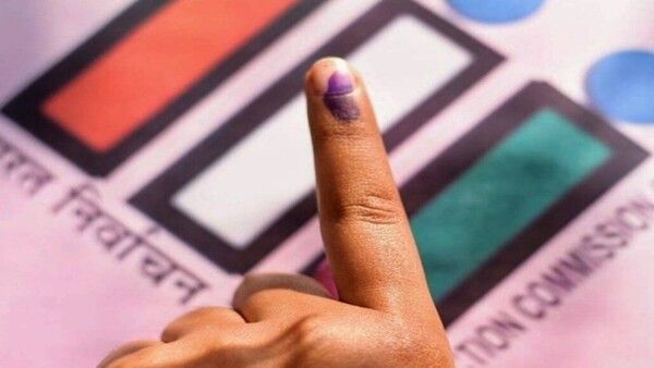 ଚର୍ଚ୍ଚାରେ ହିମାଚଳରେ ତିନି ଭାଇ, ପିତାଙ୍କ ଅନ୍ତିମ ସଂସ୍କାର ପରେ କଲେ ମତଦାନ