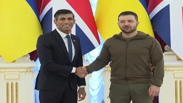 ବ୍ରିଟିଶ ପ୍ରଧାନମନ୍ତ୍ରୀ ଋଷି ସୁନକଙ୍କ ସରପ୍ରାଇଜ ଭିଜିଟ, ଜେଲେନସ୍କିଙ୍କୁ ଭେଟି ସହାୟତା ପ୍ୟାକେଜ କଲେ ଘୋଷଣା