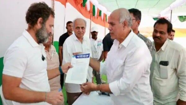 ମହାରାଷ୍ଟ୍ରରେ ରାହୁଲ ଗାନ୍ଧୀଙ୍କୁ ମିଳିଲା ସାହିତିକଙ୍କ ସମର୍ଥନ, ପାଞ୍ଚଟି ପ୍ରସଙ୍ଗରେ ଲେଖିଲେ ଚିଠି