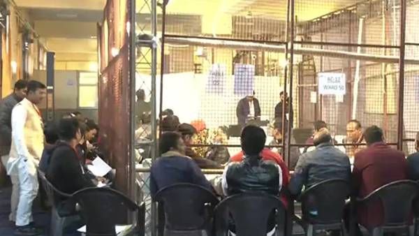 ଦିଲ୍ଲୀ ଏମସିଡି ନିର୍ବାଚନ : 75 ଟି ସିଟ୍ ଜିତି ଆଗୁଆ AAP, ଜାଣନ୍ତୁ, କ'ଣ ରହିଛି ବିଜେପିର ଆସନ ସଂଖ୍ୟା