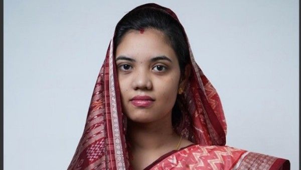 ପଦ୍ମପୁର: ବିଜୟ ପରେ ଶାଶୂ ଶ୍ୱଶୂରଙ୍କର ଆଶୀର୍ବାଦ ନେଲେ ବର୍ଷା ସିଂ ବରିହା