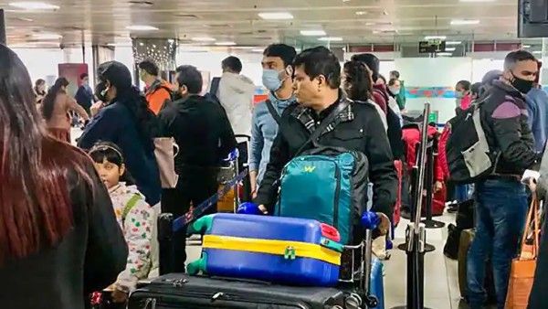 ବିଦେଶ ଫେରନ୍ତାଙ୍କ ପାଇଁ ସରକାରଙ୍କ ଗାଇଡଲାଇନ୍, ଦିନକୁ ହେଉଛି ୫୦୦ ଯାତ୍ରୀଙ୍କ କୋଭିଡ୍ ଟେଷ୍ଟ୍