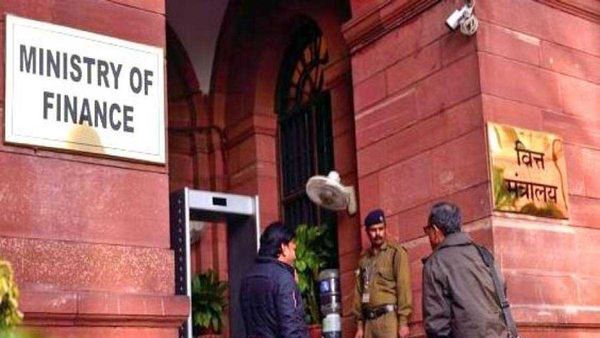 ବିଦେଶରେ ବିକ୍ରି ହେଉଥିଲା ଅର୍ଥ ମନ୍ତ୍ରଣାଳୟର ଗୁପ୍ତ ସୂଚନା, ଗିରଫ ହେଲେ କର୍ମଚାରୀ