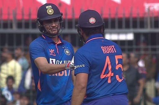 ରୋହିତ ଓ ଗିଲଙ୍କ ବିସ୍ଫୋରକ ଶତକ: ନ୍ୟୁଜିଲାଣ୍ଡକୁ ୩୮୯ ରନର ଟାର୍ଗେଟ