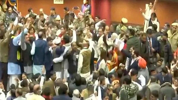 ଦିଲ୍ଲୀ ମେୟର ନିର୍ବାଚନ ପୂର୍ବରୁ ବିବାଦ, ମୁହାଁମୁହିଁ ହୋଇଛନ୍ତି ଆପ୍ ଓ ବିଜେପି କର୍ମୀ