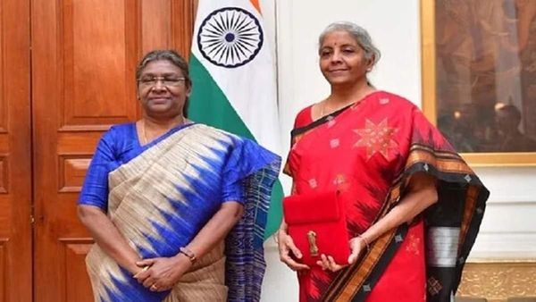 କେନ୍ଦ୍ର ବଜେଟ୍ 2023: ଏଥର ବି ସୀତାରମଣଙ୍କ ଶାଢ଼ିକୁ ନେଇ ଚର୍ଚ୍ଚା !