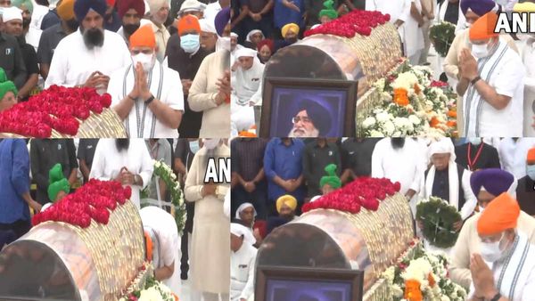 ଚଣ୍ଡିଗଡ଼ ପହଞ୍ଚି ସ୍ୱର୍ଗତଃ ପ୍ରକାଶ ସିଂହ ବାଦଲଙ୍କୁ ଶ୍ରଦ୍ଧାଞ୍ଜଳି ଜଣାଇଲେ ପ୍ରଧାନମନ୍ତ୍ରୀ