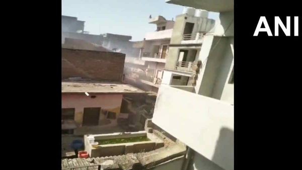 ଅତିକ୍ ର ଓକିଲ ରହୁଥିବା ଘର ନିକଟରେ ବୋମା ମାଡ଼