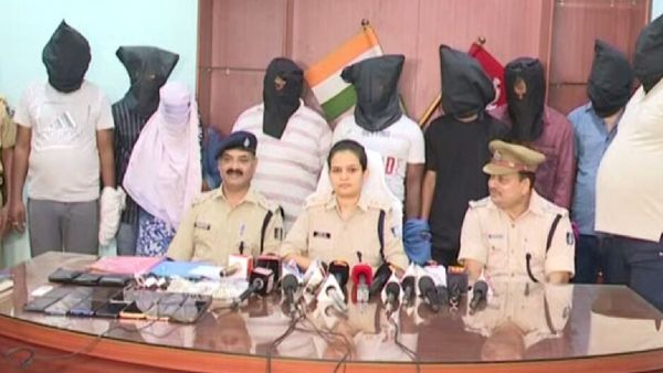 ଟଙ୍କା ନେଇ ସରକାରୀ ଚାକିରୀ ପାଇଁ ହେଉଥିଲା ଡିଲ୍, ପୋଲିସ୍ ହାତରେ 9 ଦଲାଲ୍