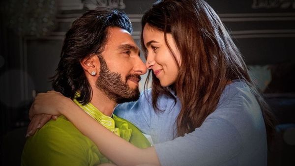 ଦର୍ଶକଙ୍କ ମନ ଜିଣୁଛି 'ରକି ଅର୍ ରାନୀକି ପ୍ରେମ କାହାନୀ', ଜାଣନ୍ତୁ ପ୍ରଥମ ଦିନର ଆୟ