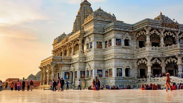 ଜିନ୍ସ ପିନ୍ଧିଲେ ଏହି ମନ୍ଦିରରେ ମିଳିବ ନାହିଁ ଏଣ୍ଟ୍ରି