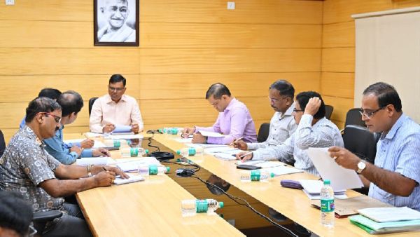 ଗ୍ରାମ୍ୟ ଓ ଉନ୍ନୟନ ବିଭାଗର ମାସିକ ସମୀକ୍ଷା ବୈଠକ: ପ୍ରକଳ୍ପ ଓ ବ୍ୟୟବରାଦ ଧାର୍ଯ୍ୟ ସମୟରେ ଶେଷ କରିବାକୁ ନିର୍ଦ୍ଦେଶ