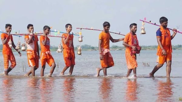 ଚଳଚଞ୍ଚଳ ଶୈବପୀଠ; ଶ୍ରାବଣର ଦ୍ଵିତୀୟ ସୋମବାରରେ ମହାଦେବଙ୍କୁ ଜଳଲାଗି କରୁଛନ୍ତି ଭକ୍ତ