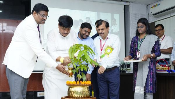 ‘କୃଷି କ୍ଷେତ୍ରରେ ନୂତନ ଆହ୍ୱାନର ମୁକାବିଲା ପାଇଁ ବିଶ୍ୱବିଦ୍ୟାଳୟ ତରଫରୁ ଅଧିକ ଗବେଷଣାର ଆବଶ୍ୟକତା ରହିଛି'