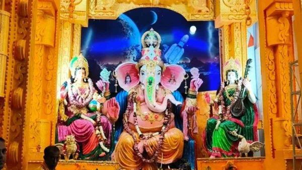 ଗଣେଶ ପୂଜା ପାଇଁ ଦୁଲୁକୁଛି ଜଟଣୀ: ପୂଜା ପେଣ୍ଡାଲରେ ଅଗ୍ରପୂଜ୍ୟଙ୍କୁ ଦର୍ଶନ ସହ ମିନାବଜାରରେ ମନୋରଞ୍ଜନ