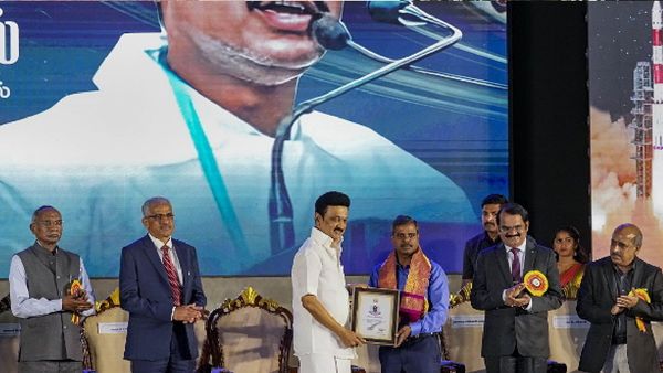 Chandrayaan: ୯ ଜଣ ଇସ୍ରୋ ବୈଜ୍ଞାନିକଙ୍କୁ ପୁରସ୍କୃତ କଲେ ତାମିଲନାଡୁ ସରକାର