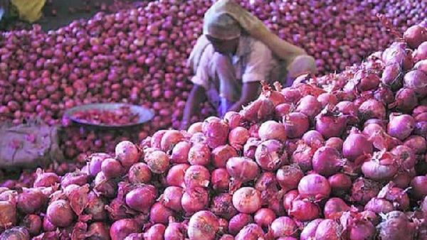 Onion Price Hike: ୧୦୦ ଛୁଇଁବ ପିଆଜ ଦର