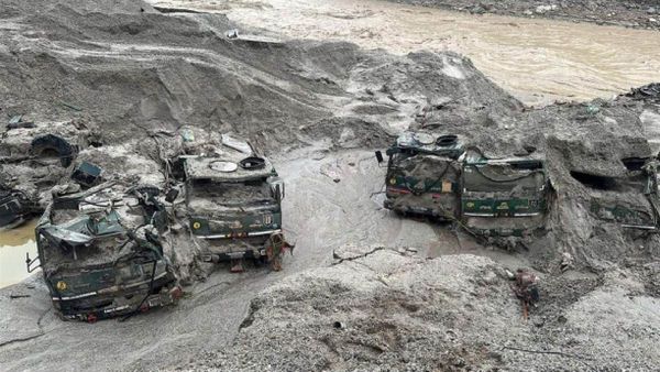 Sikkim Flash Flood: ସିକ୍ସିମରେ ଗ୍ଲାସିୟର ତରଳିବାର ଭୟ: ମୃତ୍ୟୁ ସଂଖ୍ୟା ୪୦କୁ ବୃଦ୍ଧି