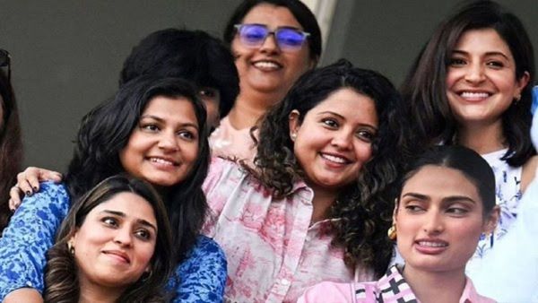 World Cup Final: ପଡ଼ିଆରେ ଟିମ୍ ଇଣ୍ଡିଆକୁ ସପୋର୍ଟ କରୁଛନ୍ତି ଅନୁଷ୍କା, ଆଥିଆ-ରିତିକା