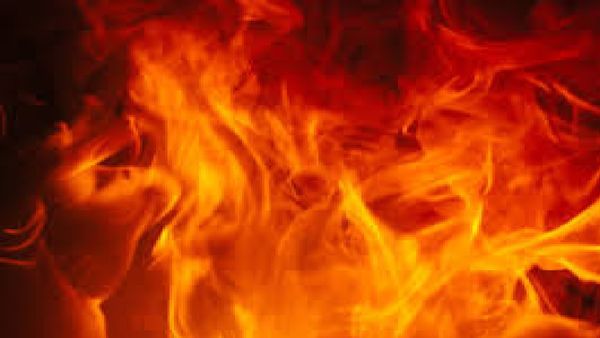 ଧାର ଟଙ୍କା ମାଗିବାରୁ ଯୁବକଙ୍କୁ ପେଟ୍ରୋଲ ଢାଳି ଜାଳିଦେଲେ