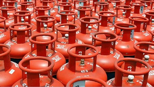 LPG Cylinder Price Update:ଶସ୍ତା ହେଲା LPG ସିଲିଣ୍ତର, ଜାଣନ୍ତୁ ମୂଲ୍ୟ