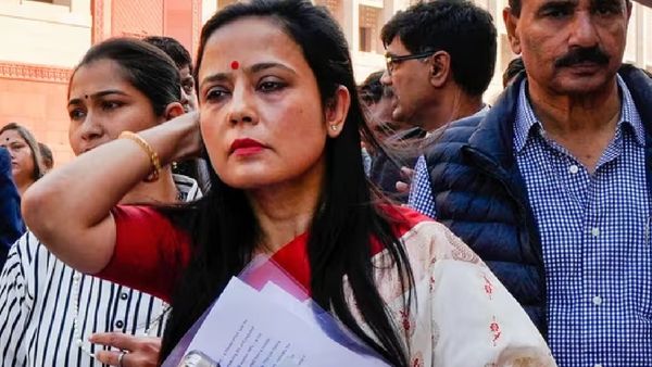 ସାଂସଦ ପଦ ଫେରି ପାଇବେ କି ମହୁଆ, ସୁପ୍ରିମକୋର୍ଟରେ ଆଜି ଶୁଣାଣି ?