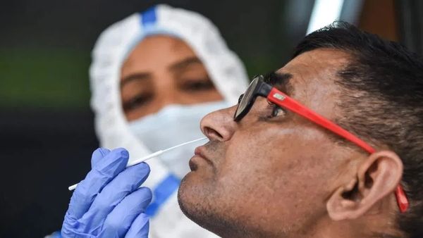 କରୋନା ମାମଲା : କଥା କହିବା ଶକ୍ତି ବନ୍ଦ କରିଦେବ କରୋନା , ବଢ଼ିଲା ଚିନ୍ତା