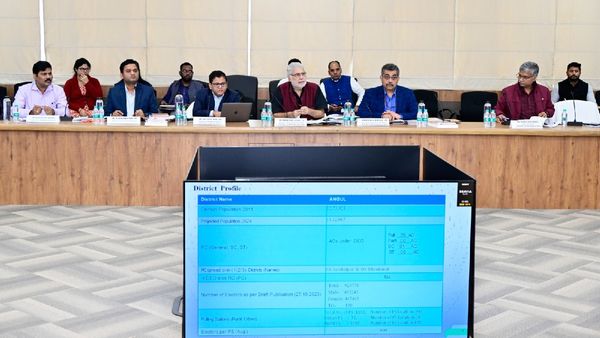 ନିର୍ବାଚନ ପ୍ରସ୍ତୁତି ସଂପର୍କରେ ସମୀକ୍ଷା ବୈଠକ କଲେ ନିର୍ବାଚନ ଆୟୋଗ