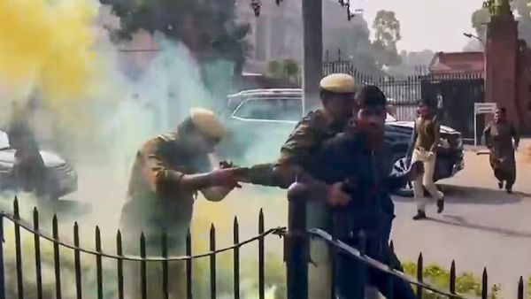 ସଂସଦ ସୁରକ୍ଷା ତ୍ରୁଟି: ଗରିଫ 5 ଜଣଙ୍କ ବିରୋଧରେ ଲାଗୁ ହେଲା UAPA