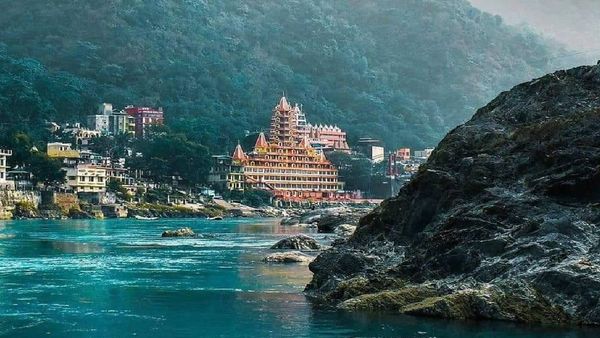 ମାତ୍ର 4 ରୁ 5 ହଜାର ଟଙ୍କାରେ ବୁଲନ୍ତୁ ଦେଶର ଏହି ସବୁ ସ୍ଥାନ