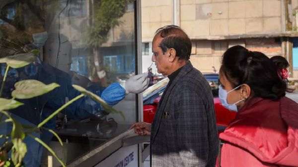 କରୋନା ମାମଲା : ଦେଶରେ ୨୪ ଘଣ୍ଟାରେ ୫୭୩ ନୂଆ ରୋଗୀ ଚିହ୍ନଟ, ଚିନ୍ତା ବଢ଼ାଇଛି ଏହି ସବୁ ରାଜ୍ୟ