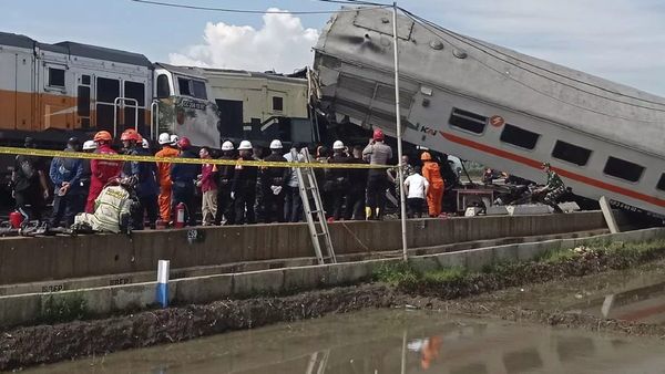 ଇଣ୍ଡୋନେସିଆରେ ଟ୍ରେନ ଦୁର୍ଘଟଣା, ୩ ମୃତ , ଅନେକ ଆହତ