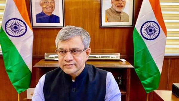 ଧବଳେଶ୍ଵରଙ୍କ ଦର୍ଶନ କଲେ କେନ୍ଦ୍ର ମନ୍ତ୍ରୀ ଅଶ୍ୱିନୀ ବୈଷ୍ଣବ