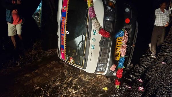 ନୂଆ-ଓ କାର୍ଯ୍ୟକ୍ରମରୁ ଫେରିବା ବେଳେ ଓଲଟିଲା ପିକ୍ ଅପ୍ ଭ୍ୟାନ୍, 21 ଛାତ୍ର ଆହତ